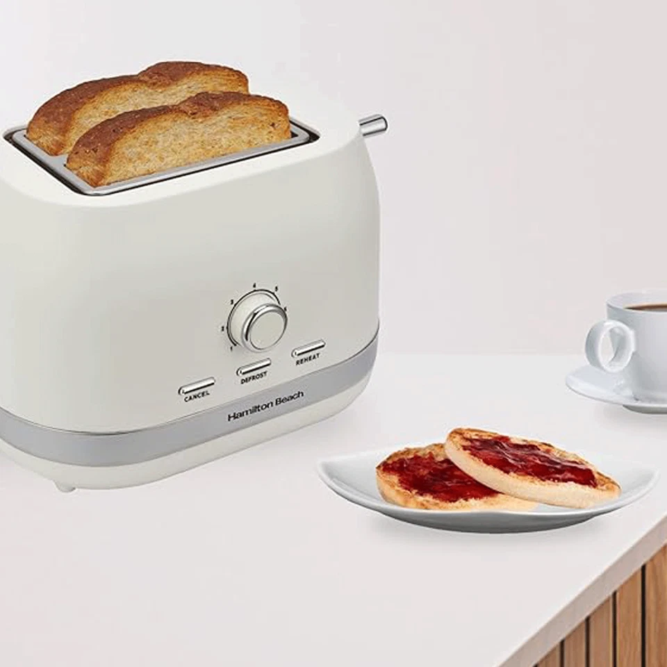 Hamilton Beach Ella 2 Slice Toaster | Matte Cream HBT1322MC