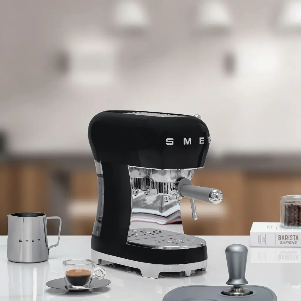 Smeg ECF02BLEU Espresso Manual Coffee Machine - Black