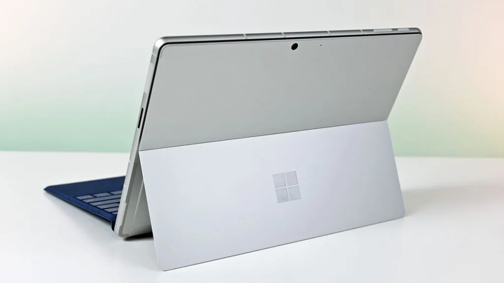 Microsoft Surface Pro 10 Ultra 7 165U 16/256GB 13" Laptop